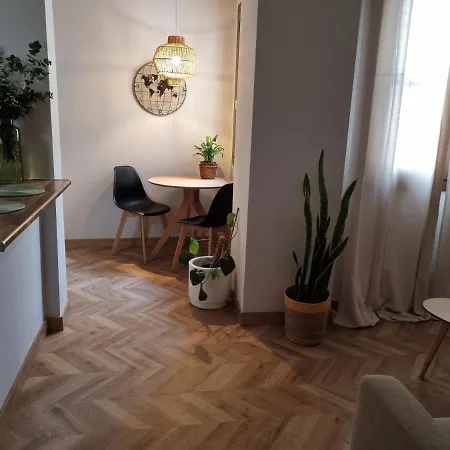 Cozy In The City Center Apartment *